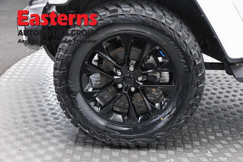 Used 2022 Jeep Wrangler Unlimited Sahara w/ Cold Weather Group AWD/4WD image 34