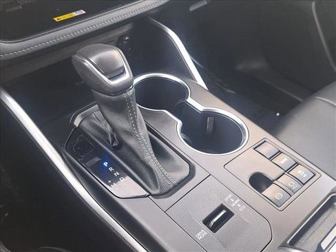 Certified 2023 Toyota Highlander XLE image 14