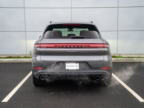 Certified 2026 Porsche Cayenne AWD/4WD image 7