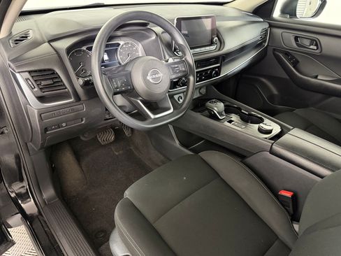 Used 2024 Nissan Rogue S AWD/4WD image 3