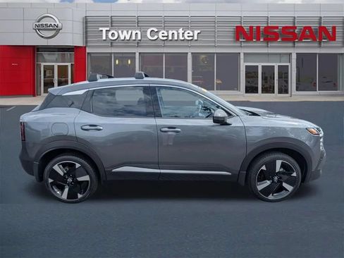Certified 2025 Nissan Kicks SR w/ SR Premium Package FWD image 8