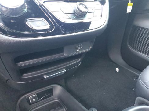 New 2026 Chrysler Voyager LX image 21