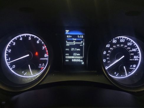 Used 2022 Toyota Camry SE image 23