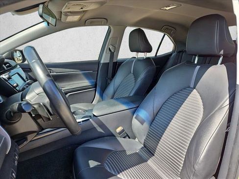 Used 2018 Toyota Camry SE FWD image 14