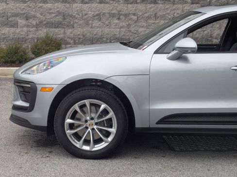 Used 2025 Porsche Macan image 11