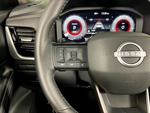 Certified 2025 Nissan Rogue SL AWD/4WD image 11