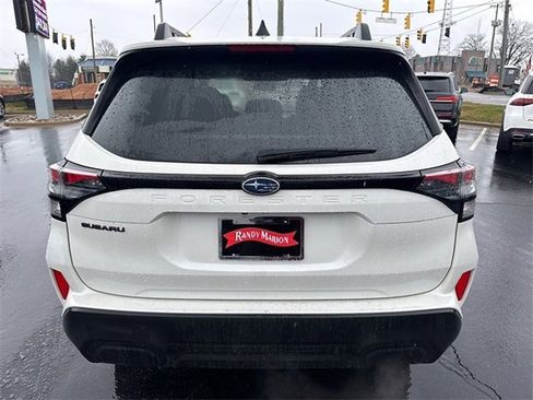 Used 2025 Subaru Forester Premium image 4