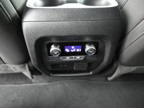 Used 2025 GMC Acadia Elevation image 19