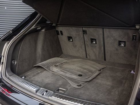 Certified 2022 Porsche Macan image 23