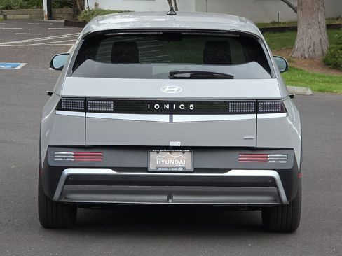 New 2025 Hyundai Ioniq 5 SE image 5