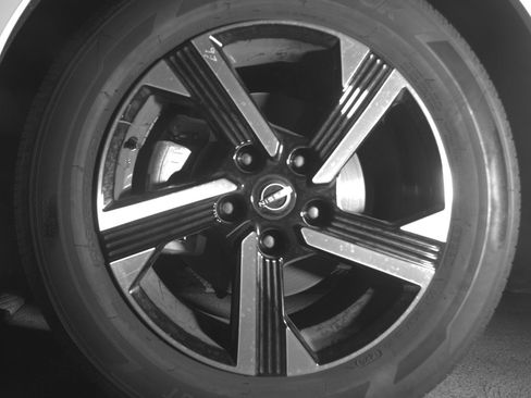 Used 2025 Nissan Sentra SV FWD image 12