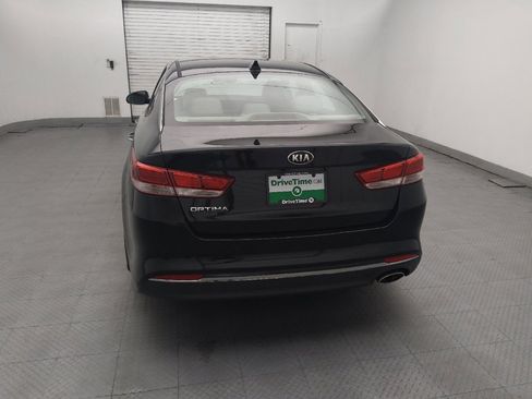 Used 2018 Kia Optima LX w/ 17" Alloy Wheels Package FWD image 6
