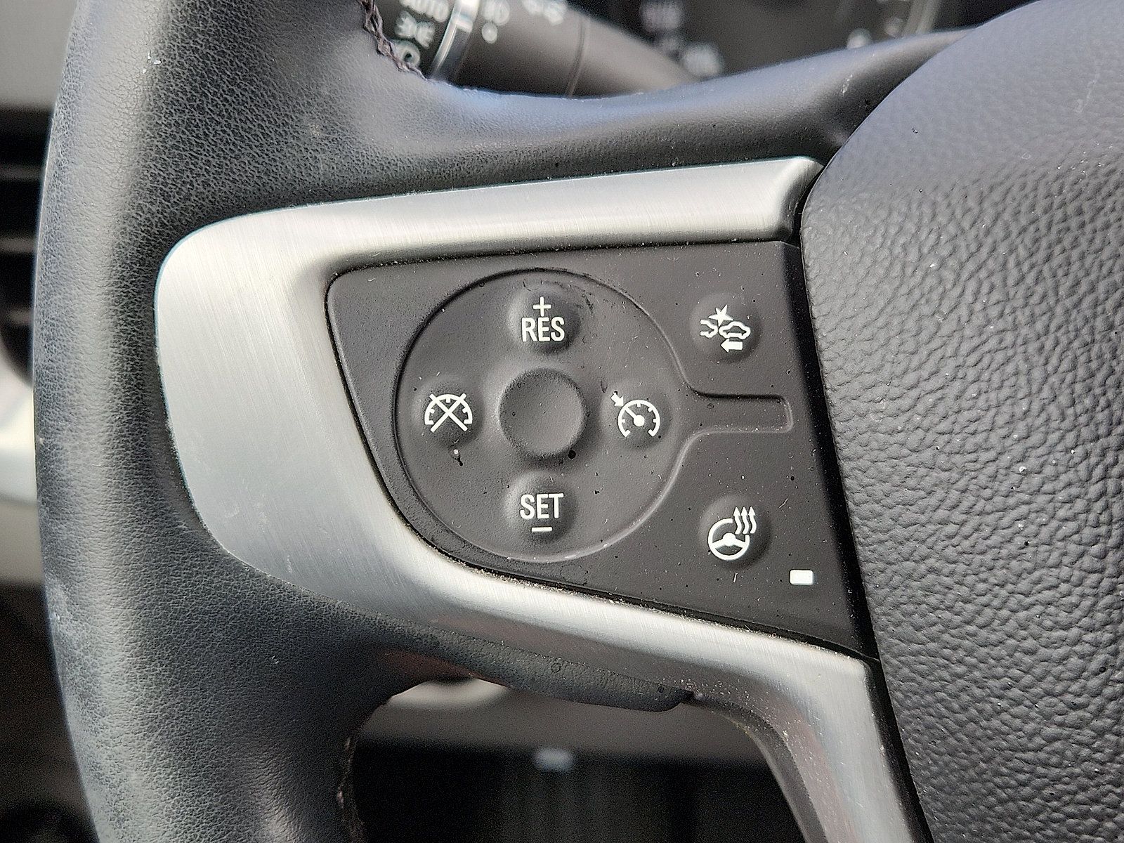 Used 2023 GMC Terrain SLT w/ Tech Package FWD image 18