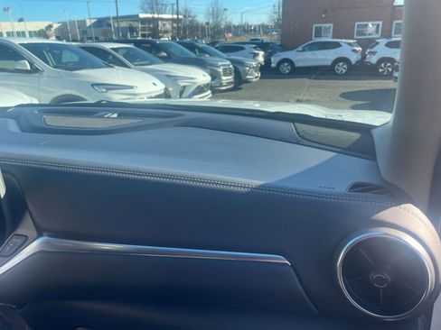 Used 2025 Chevrolet Blazer LT image 35