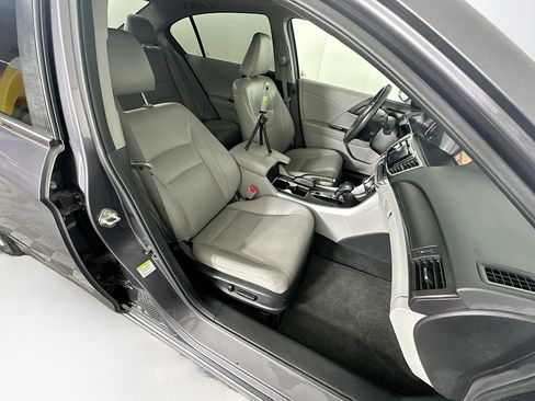 Used 2015 Honda Accord EX-L image 32