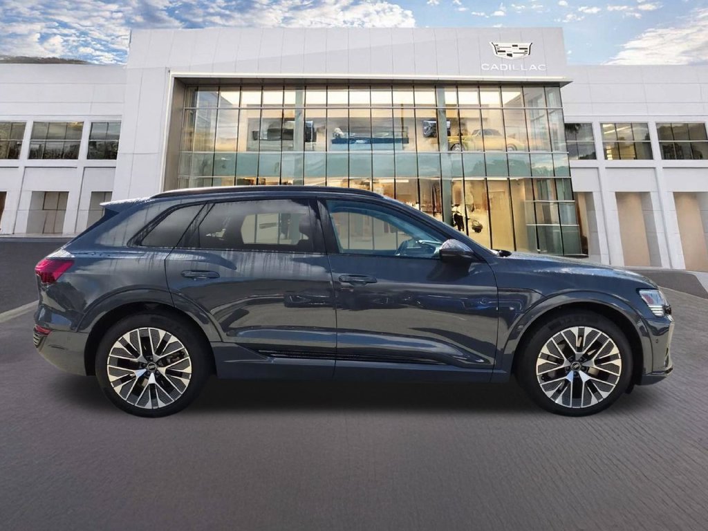 Used 2024 Audi Q8 e-tron Prestige w/ Prestige Package AWD/4WD image 4