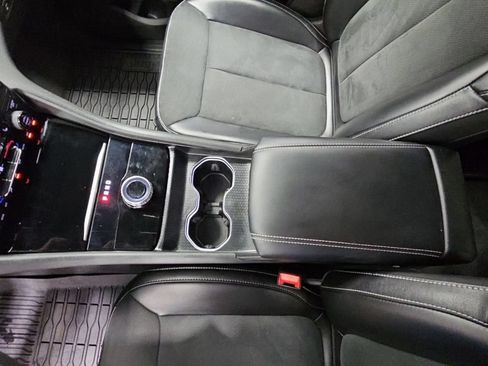 Used 2024 Jeep Grand Cherokee L Laredo RWD image 21