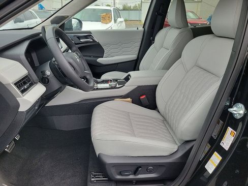 New 2025 Mitsubishi Outlander PLATINUM EDITION image 10