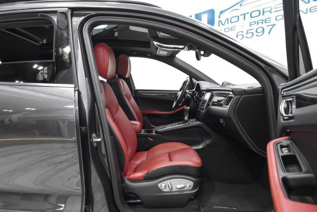 Used 2018 Porsche Macan Sport Edition AWD/4WD image 41