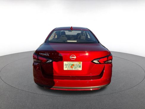 Used 2025 Nissan Versa SV image 6