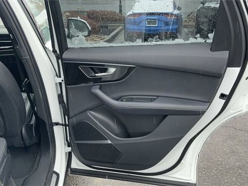 Used 2025 Audi Q7 3.0T Premium Plus image 9