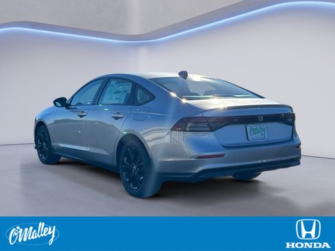 New 2025 Honda Accord SE image 3