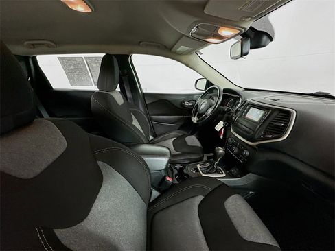 Used 2015 Jeep Cherokee Sport w/ Cold Weather Group image 28
