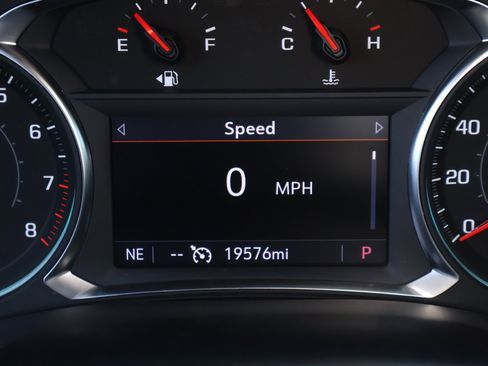 Used 2023 Chevrolet Traverse LT image 4