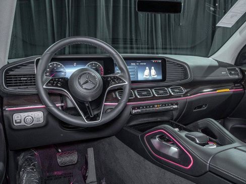 Certified 2025 Mercedes-Benz GLS 450 4MATIC image 21