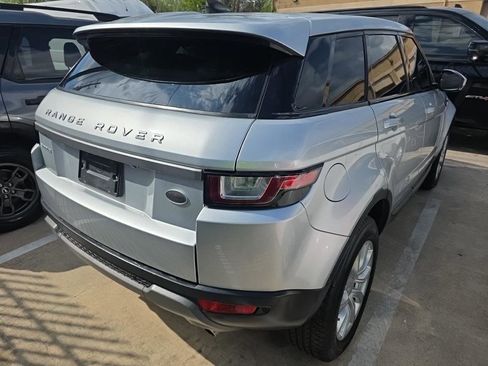 Used 2018 Land Rover Range Rover Evoque SE image 6