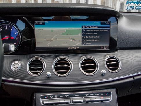 Used 2019 Mercedes-Benz E 300 4MATIC image 19