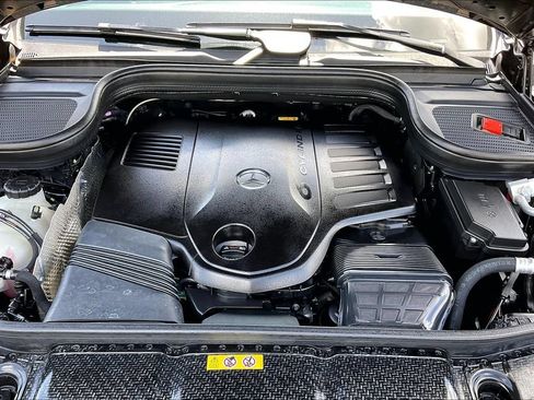Used 2024 Mercedes-Benz GLS 450 4MATIC image 29
