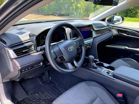 Used 2025 Toyota Camry LE FWD image 8