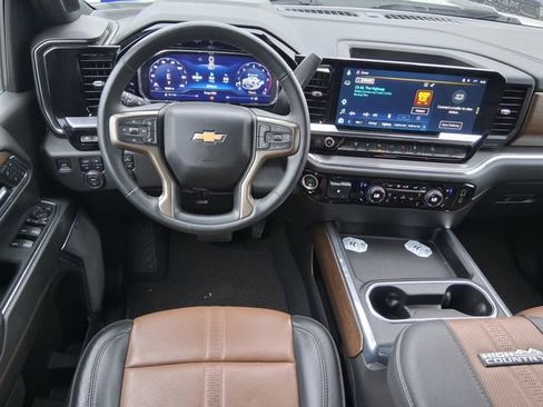 Used 2024 Chevrolet Silverado 2500 High Country w/ Technology Package AWD/4WD image 8