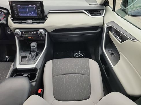 Used 2021 Toyota RAV4 XLE image 13