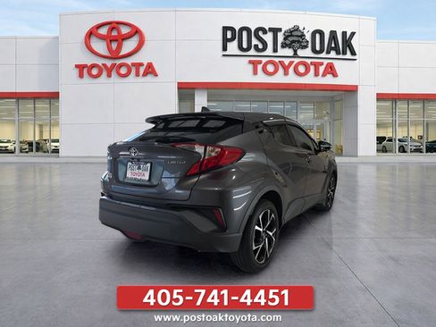 Used 2019 Toyota C-HR Limited FWD image 7