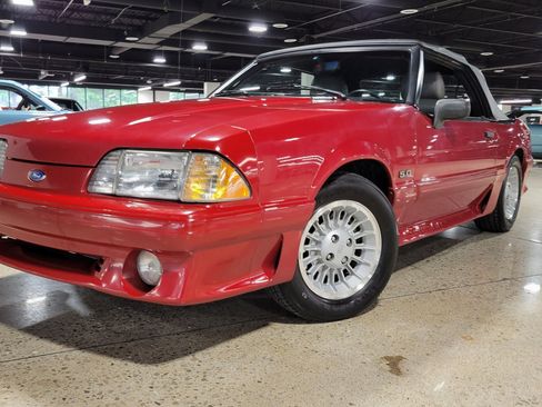 Used 1989 Ford Mustang GT RWD image 19