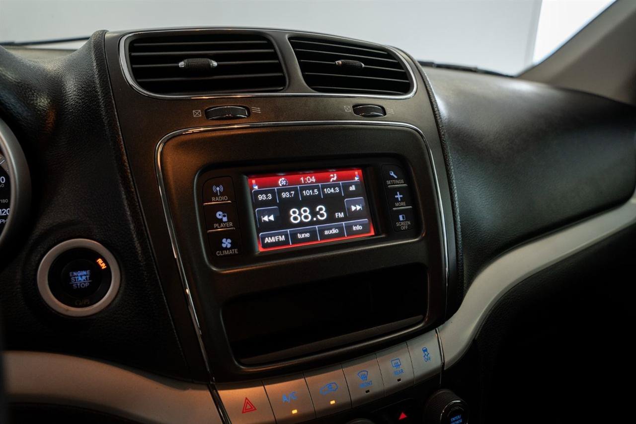 Used 2019 Dodge Journey SE FWD image 17