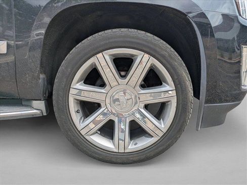 Used 2015 Cadillac Escalade Luxury AWD/4WD image 23