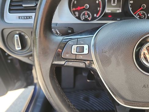 Used 2015 Volkswagen Golf 4-Door FWD image 17