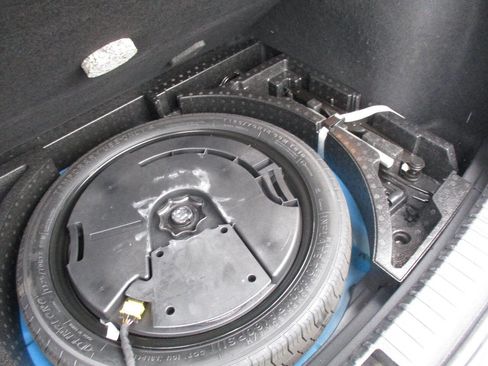 Used 2022 Volkswagen Taos SEL image 34