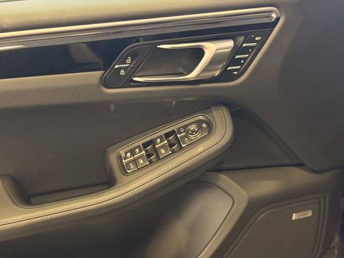 Used 2022 Porsche Macan S AWD/4WD image 14