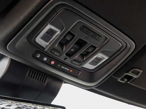 Used 2024 Chevrolet Silverado 2500 High Country w/ High Country Premium Package image 28