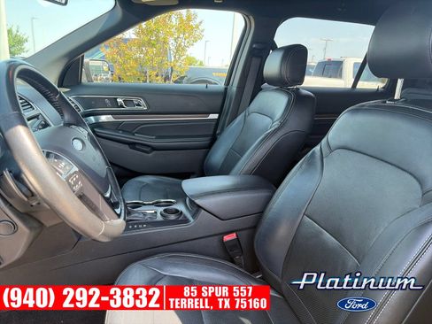 Used 2017 Ford Explorer Limited FWD image 10