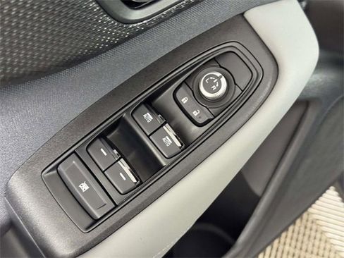 Used 2025 Subaru Outback Premium image 18
