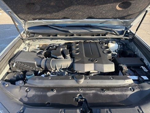 Certified 2024 Toyota 4Runner SR5 Premium image 2