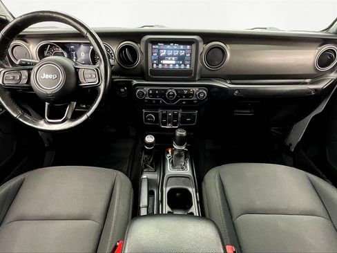 Used 2022 Jeep Gladiator Willys image 16