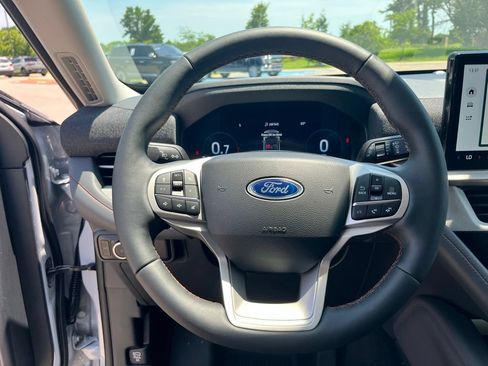 New 2026 Ford Explorer Active w/ Active Comfort Package RWD image 16