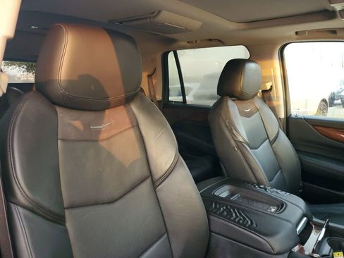 Used 2016 Cadillac Escalade Luxury image 15