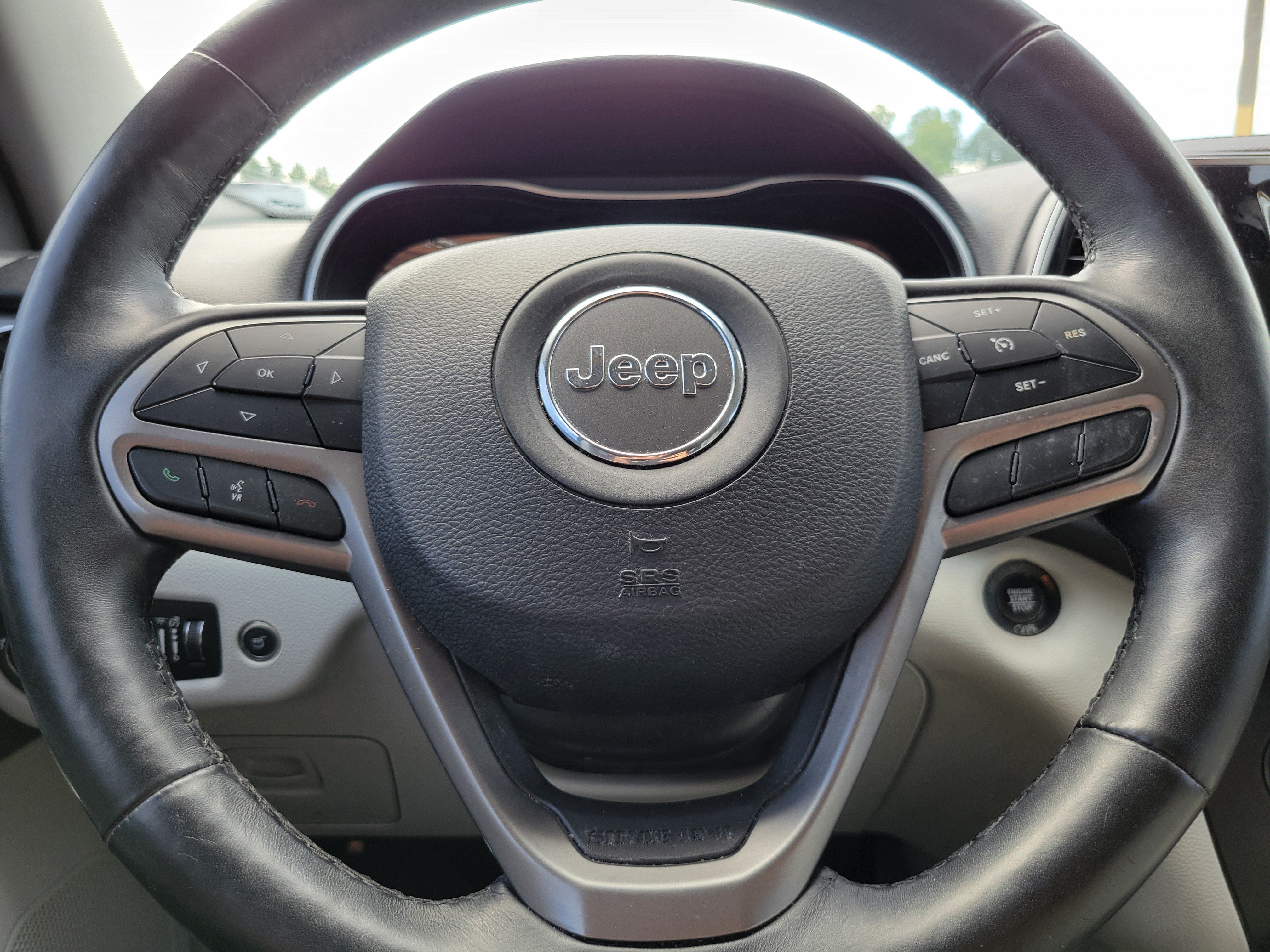 Used 2019 Jeep Cherokee Limited FWD image 8